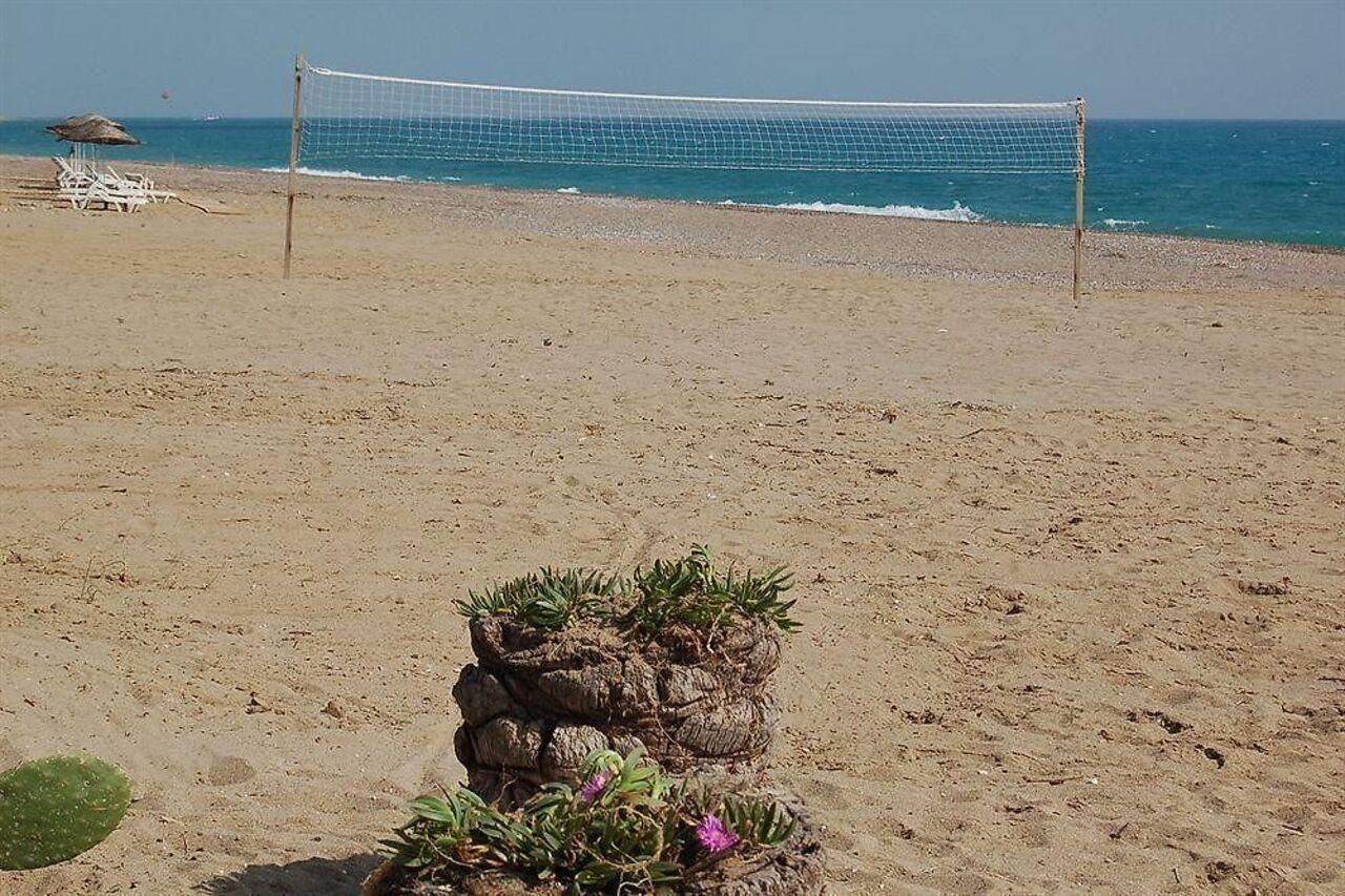 As Queen Beach Hotel Kizilot Exterior photo