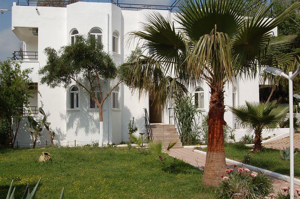 As Queen Beach Hotel Kizilot Exterior photo