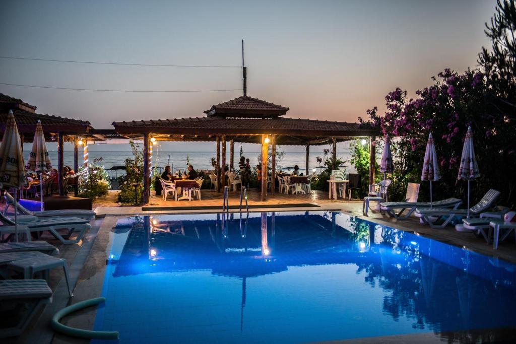 As Queen Beach Hotel Kizilot Exterior photo